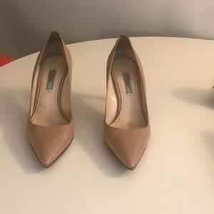 Prada Saffiano Nude pumps